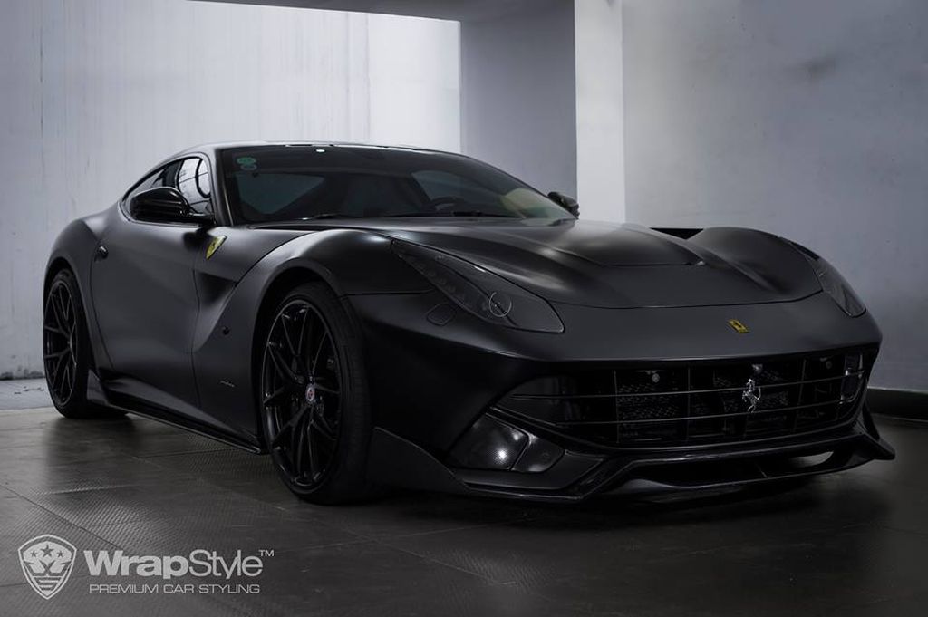 Siêu ngựa F12 Berlinetta của Cường Đô la bất ngờ chuyển màu đen huyền bí
