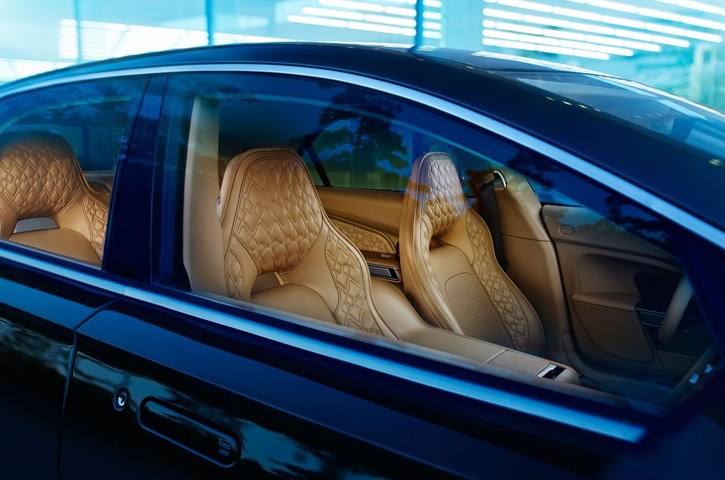 Aston Martin ấp ủ dự định mở rộng gia đình xe sedan Lagonda hạng sang