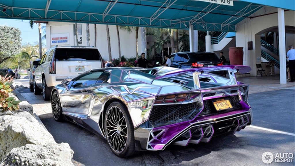 Mãn nhãn với Lamborghini Aventador SV màu bạc của dân chơi Mỹ