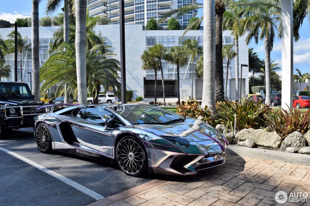 Mãn nhãn với Lamborghini Aventador SV màu bạc của dân chơi Mỹ