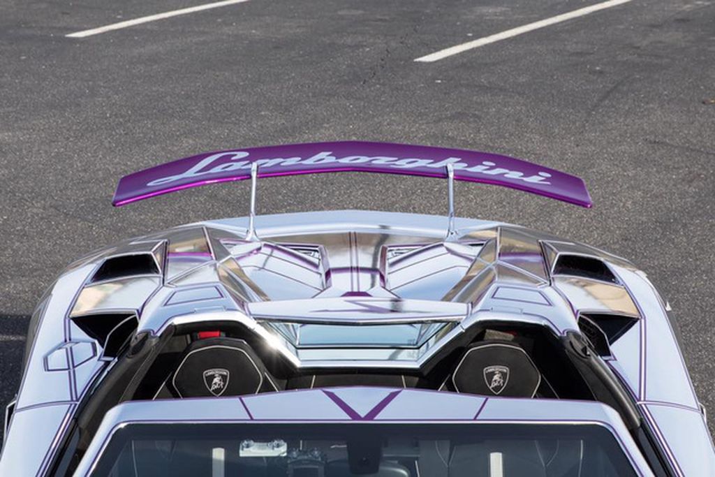 Mãn nhãn với Lamborghini Aventador SV màu bạc của dân chơi Mỹ