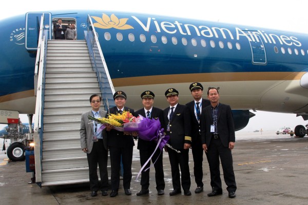 Vietnam Airlines và Quỹ Airbus vận chuyển miễn phí máy lọc thận nhân tạo cho Bệnh viện Thận Hà Nội