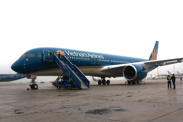 Vietnam Airlines và Quỹ Airbus vận chuyển miễn phí máy lọc thận nhân tạo cho Bệnh viện Thận Hà Nội