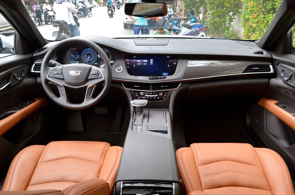 Xe sang “Mỹ” Cadillac CT6 2016 rao bán hơn 4.6 tỷ đồng tại Việt Nam