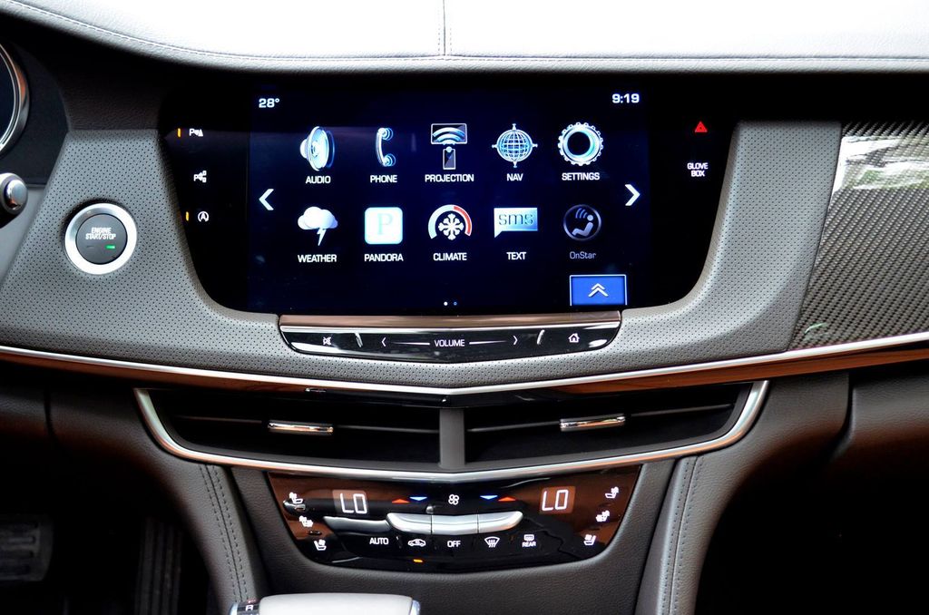 Xe sang “Mỹ” Cadillac CT6 2016 rao bán hơn 4.6 tỷ đồng tại Việt Nam