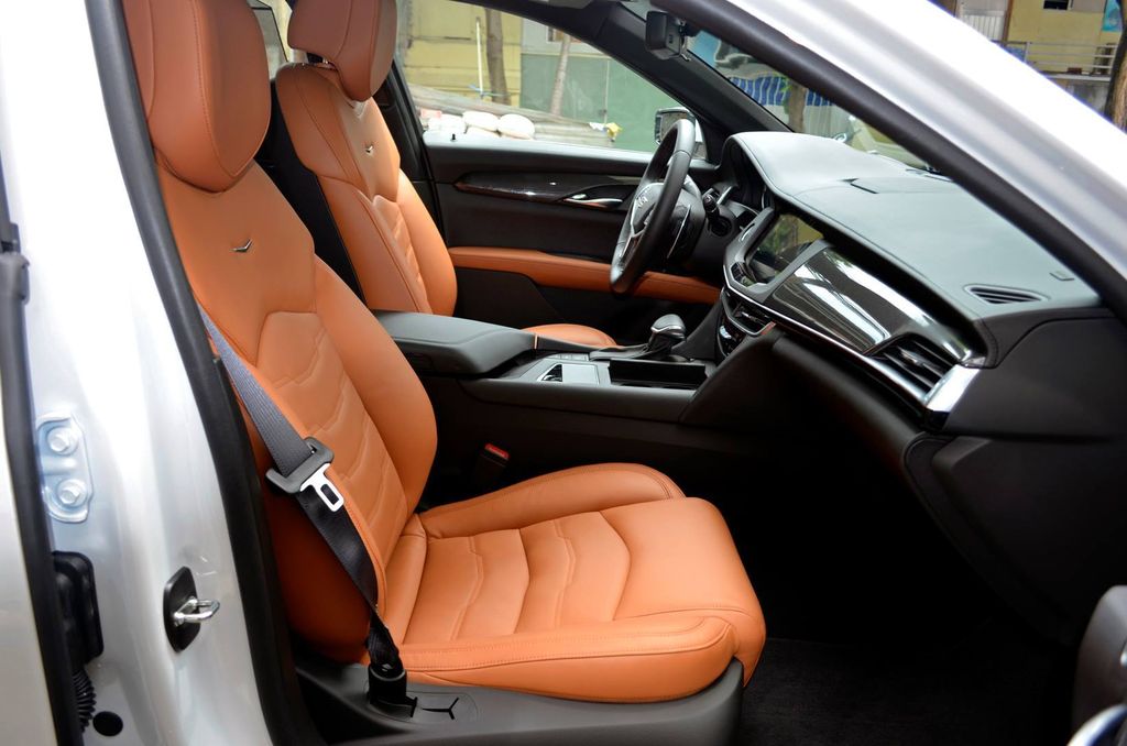 Xe sang “Mỹ” Cadillac CT6 2016 rao bán hơn 4.6 tỷ đồng tại Việt Nam