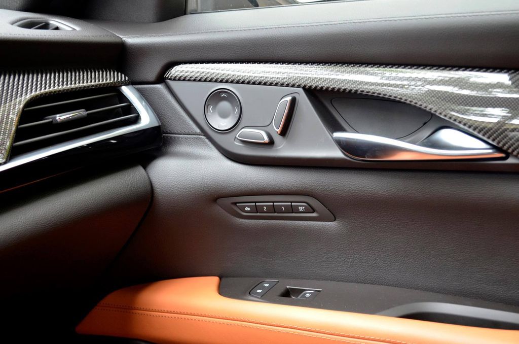 Xe sang “Mỹ” Cadillac CT6 2016 rao bán hơn 4.6 tỷ đồng tại Việt Nam