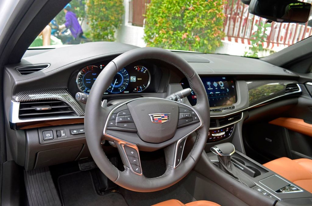 Xe sang “Mỹ” Cadillac CT6 2016 rao bán hơn 4.6 tỷ đồng tại Việt Nam