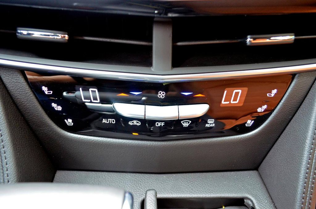 Xe sang “Mỹ” Cadillac CT6 2016 rao bán hơn 4.6 tỷ đồng tại Việt Nam