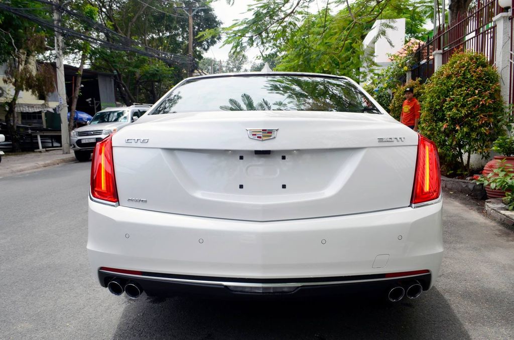 Xe sang “Mỹ” Cadillac CT6 2016 rao bán hơn 4.6 tỷ đồng tại Việt Nam