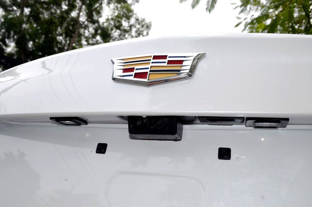 Xe sang “Mỹ” Cadillac CT6 2016 rao bán hơn 4.6 tỷ đồng tại Việt Nam