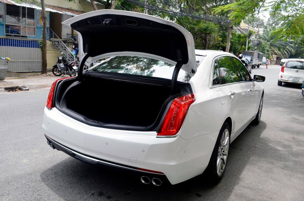 Xe sang “Mỹ” Cadillac CT6 2016 rao bán hơn 4.6 tỷ đồng tại Việt Nam