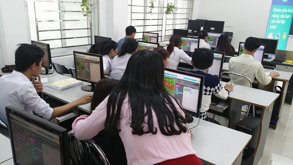 Hơn 600 thanh niên khó khăn được đào tạo nghề công nghệ thông tin miễn phí