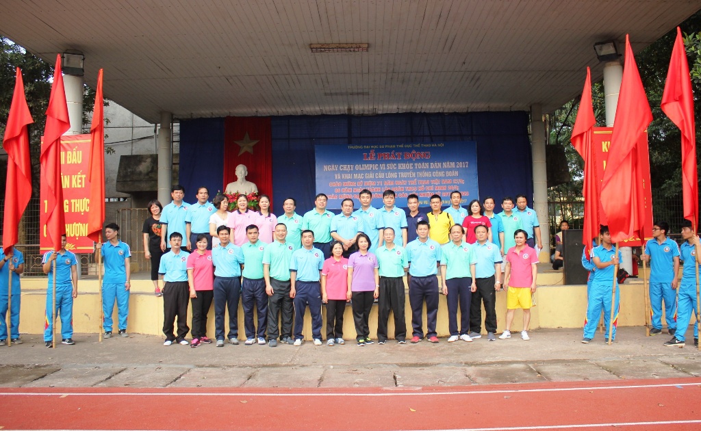Thầy và trò trường Đại học Sư phạm TDTT Hà Nội sôi nổi chạy Olympic vì sức khỏe toàn dân