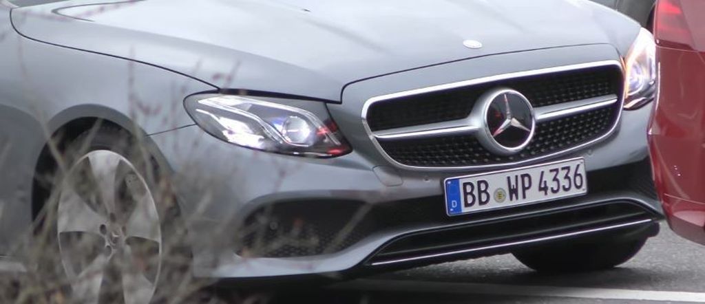 Đức: Lộ diện phiên bản sản xuất của Mercedes-Benz E-Class Cabriolet 2018 trên phố