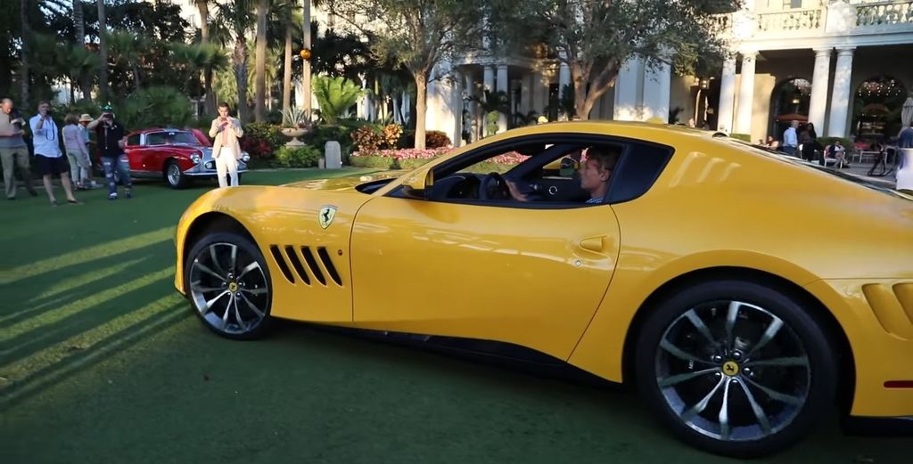 [VIDEO] Thiếu niên 16 tuổi lái Ferrari SP 275 RW Competizione gây sốt trên mạng