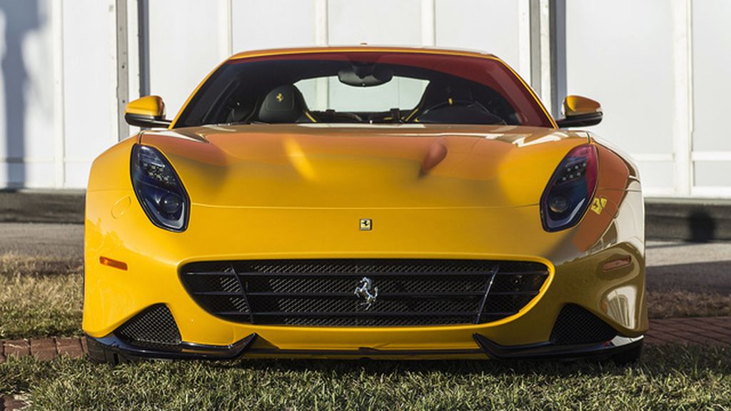 [VIDEO] Thiếu niên 16 tuổi lái Ferrari SP 275 RW Competizione gây sốt trên mạng