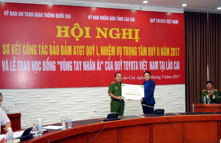 Quỹ Toyota Việt Nam trao học bổng “Vòng tay nhân ái” tổng trị giá 405 triệu đồng