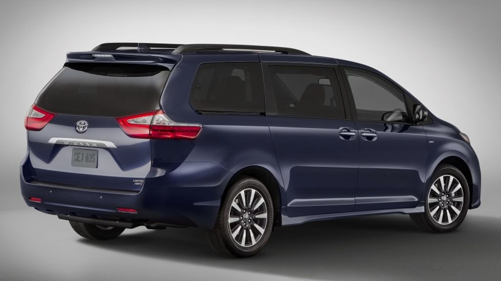 Toyota Sienna 2018 chính thức được 
