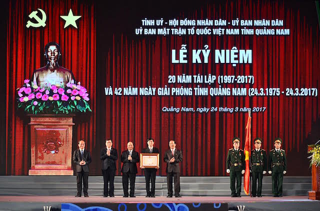 Thủ tướng Nguyễn Xuân Phúc dự Lễ kỷ niệm 20 năm tái lập và 42 năm Ngày giải phóng tỉnh Quảng Nam