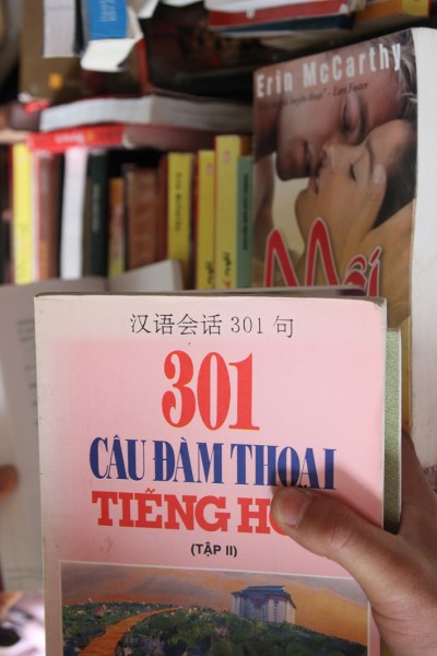 Hội sách 39k/kg thu hút hàng nghìn độc giả Thủ đô