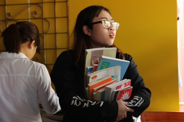 Hội sách 39k/kg thu hút hàng nghìn độc giả Thủ đô