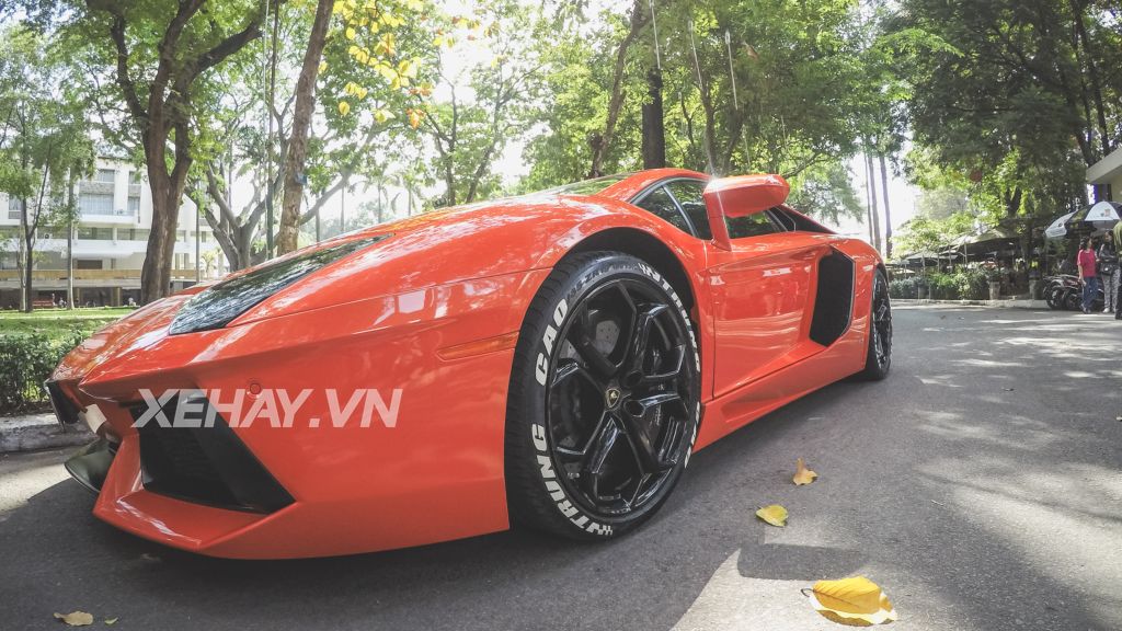 Lamborghini Aventador của Đại gia Y tế tái xuất trên đường phố Sài Gòn