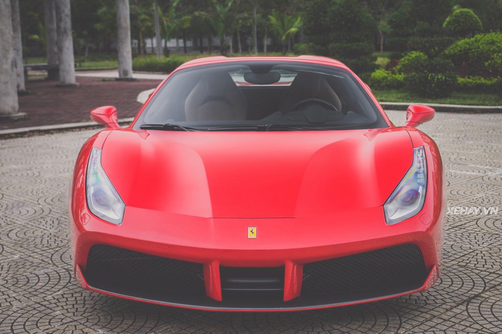[ĐÁNH GIÁ XE] Ferrari 488 Spider - Bốn bánh xe và một bầu trời rộng mở