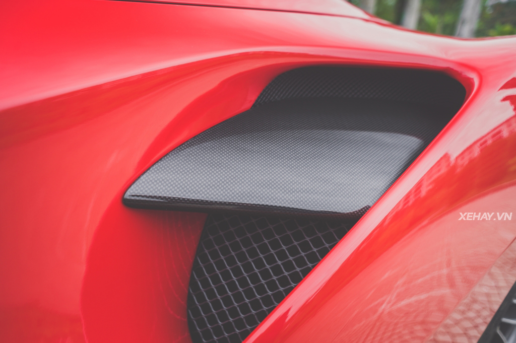 [ĐÁNH GIÁ XE] Ferrari 488 Spider - Bốn bánh xe và một bầu trời rộng mở