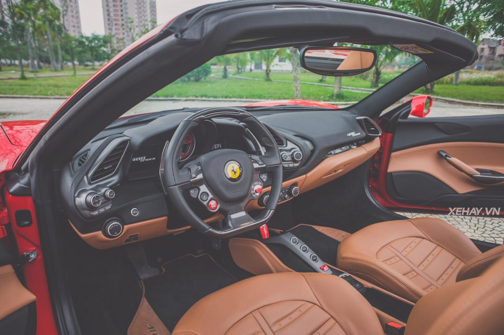 [ĐÁNH GIÁ XE] Ferrari 488 Spider - Bốn bánh xe và một bầu trời rộng mở