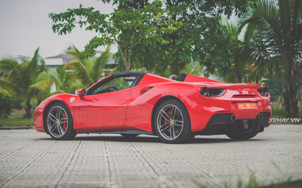 [ĐÁNH GIÁ XE] Ferrari 488 Spider - Bốn bánh xe và một bầu trời rộng mở