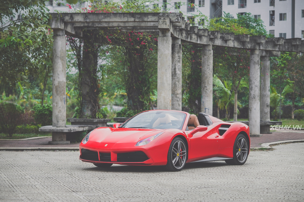 [ĐÁNH GIÁ XE] Ferrari 488 Spider - Bốn bánh xe và một bầu trời rộng mở