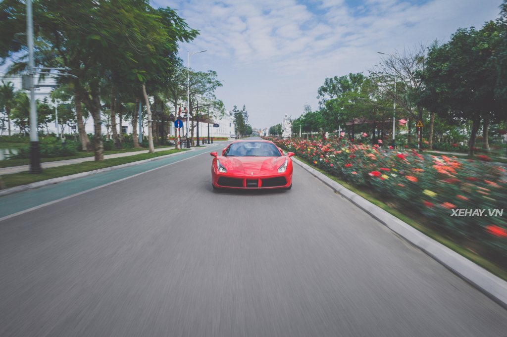 [ĐÁNH GIÁ XE] Ferrari 488 Spider - Bốn bánh xe và một bầu trời rộng mở