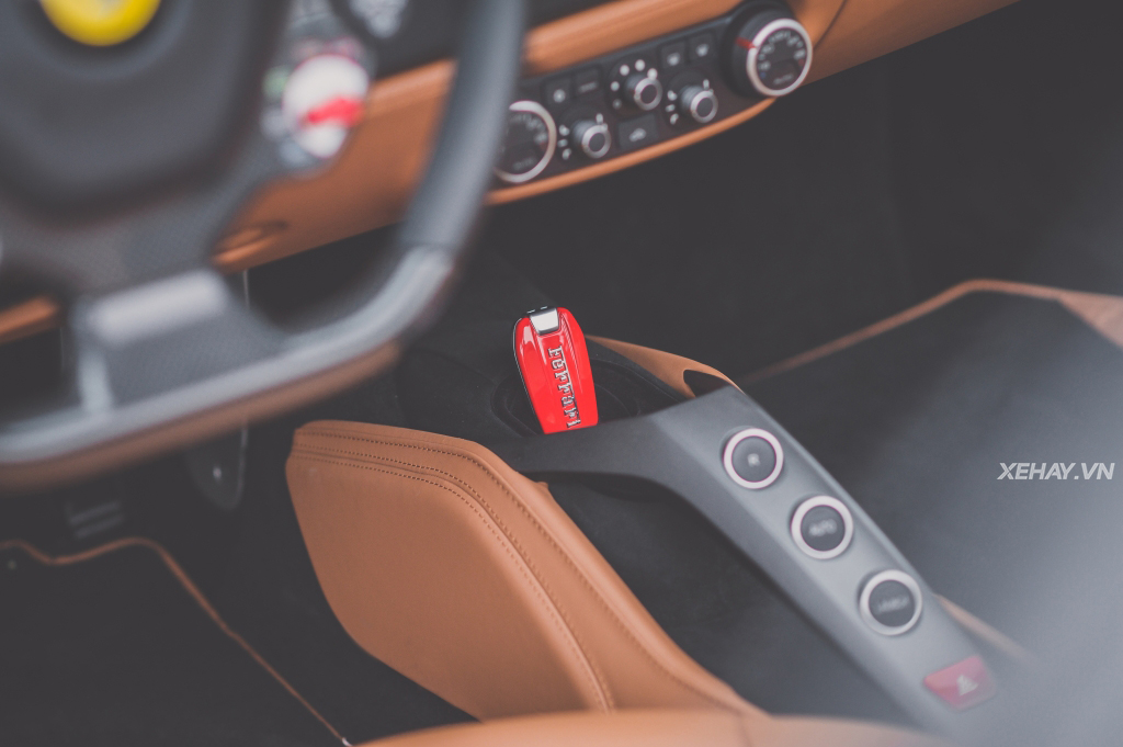 [ĐÁNH GIÁ XE] Ferrari 488 Spider - Bốn bánh xe và một bầu trời rộng mở