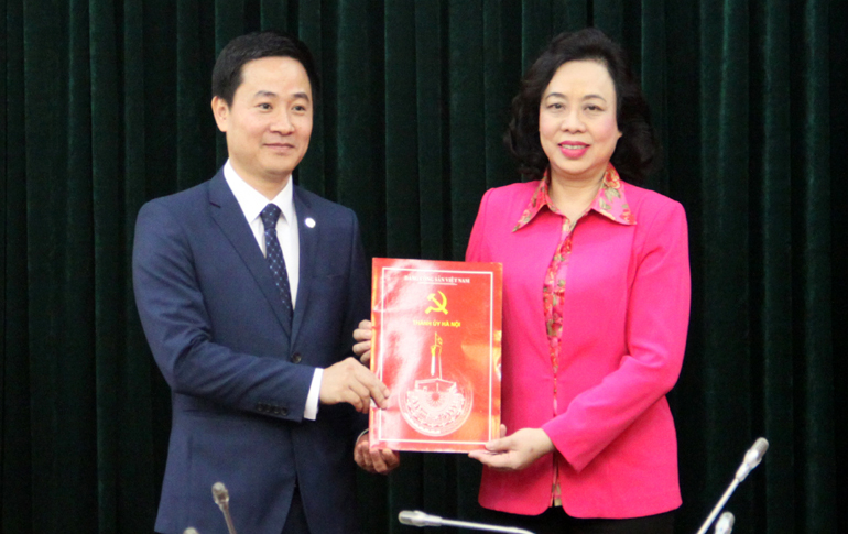 Trao quyết định bổ nhiệm lãnh đạo quận Hoàng Mai và Văn phòng Thành ủy