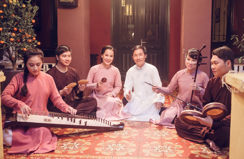 Bốn món ngon Hà Nội xuất hiện trong MV của Xẩm Hà Thành