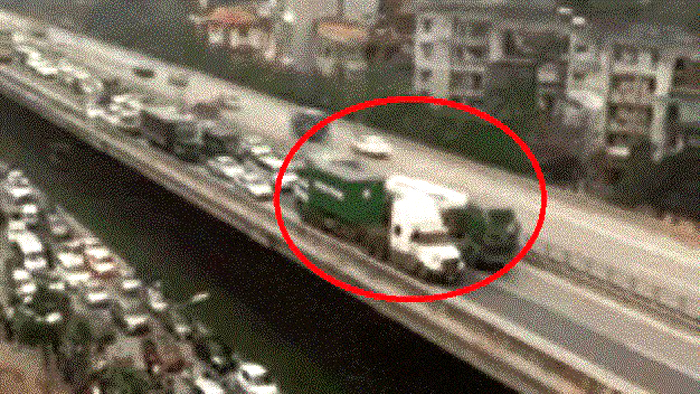 Hà Nội: CSGT xác minh video xe bồn và container dàn hàng chặn các phương tiện tại đường vành đai trên cao