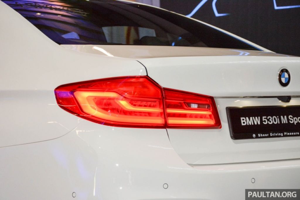 Malaysia: Ra mắt BMW 5-Series 2017, giá bán từ 398.800 RM
