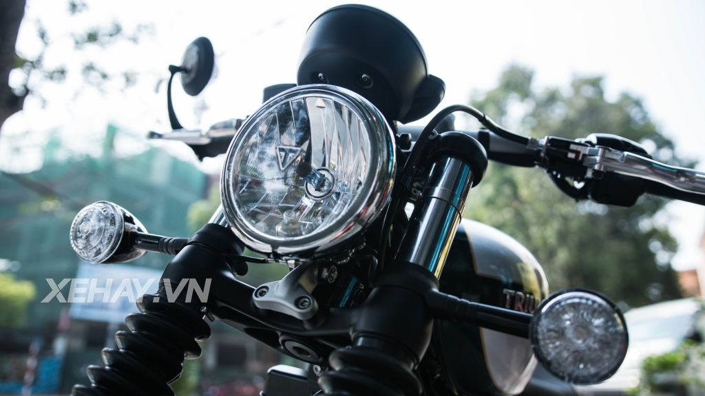 Cận cảnh “hàng hot” Triumph Bonneville Bobber 2017 tại Việt Nam