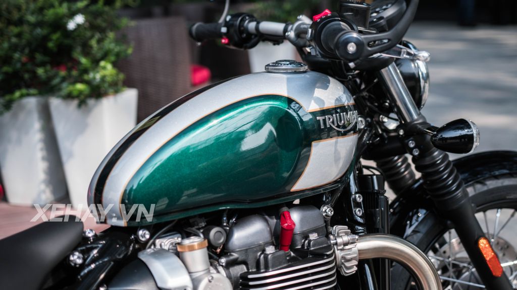 Cận cảnh “hàng hot” Triumph Bonneville Bobber 2017 tại Việt Nam
