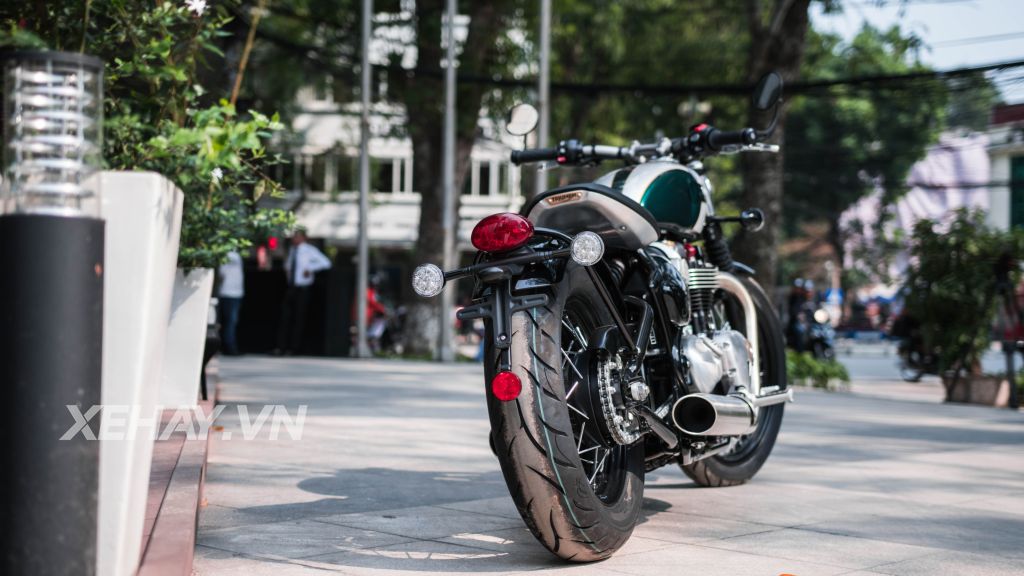 Cận cảnh “hàng hot” Triumph Bonneville Bobber 2017 tại Việt Nam