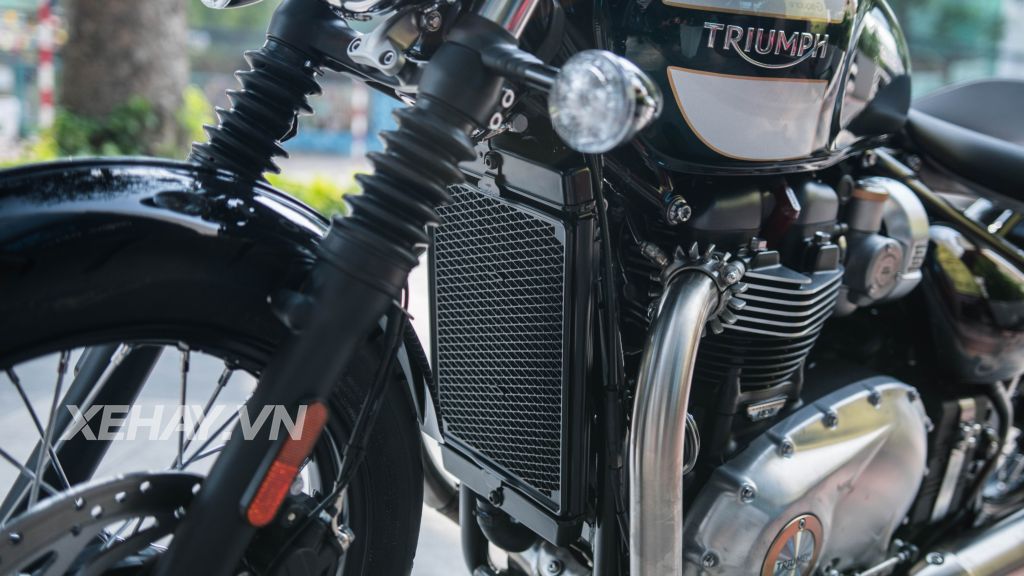 Cận cảnh “hàng hot” Triumph Bonneville Bobber 2017 tại Việt Nam