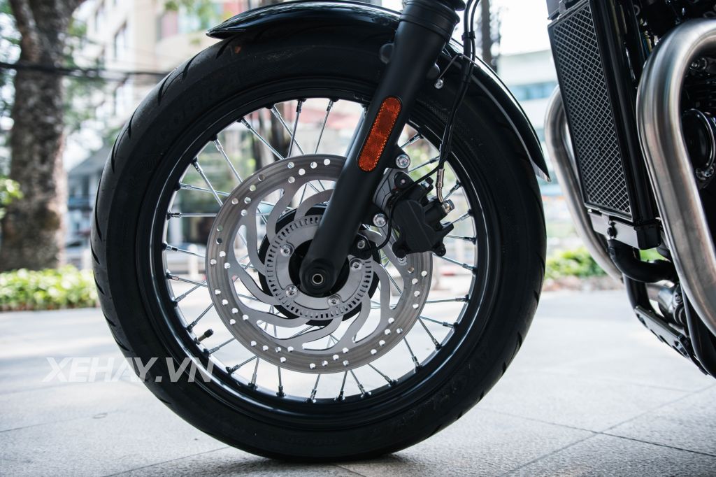 Cận cảnh “hàng hot” Triumph Bonneville Bobber 2017 tại Việt Nam