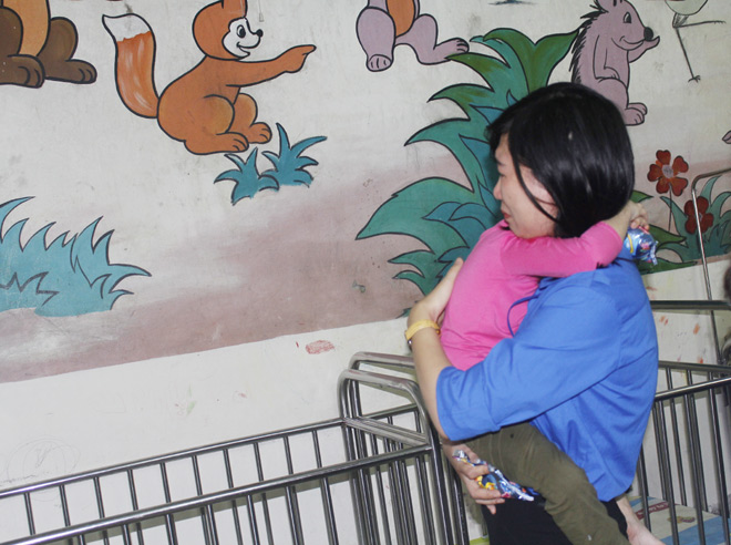 Món quà nghĩa tình tặng em nhỏ mồ côi Trung tâm Bảo trợ xã hội số III
