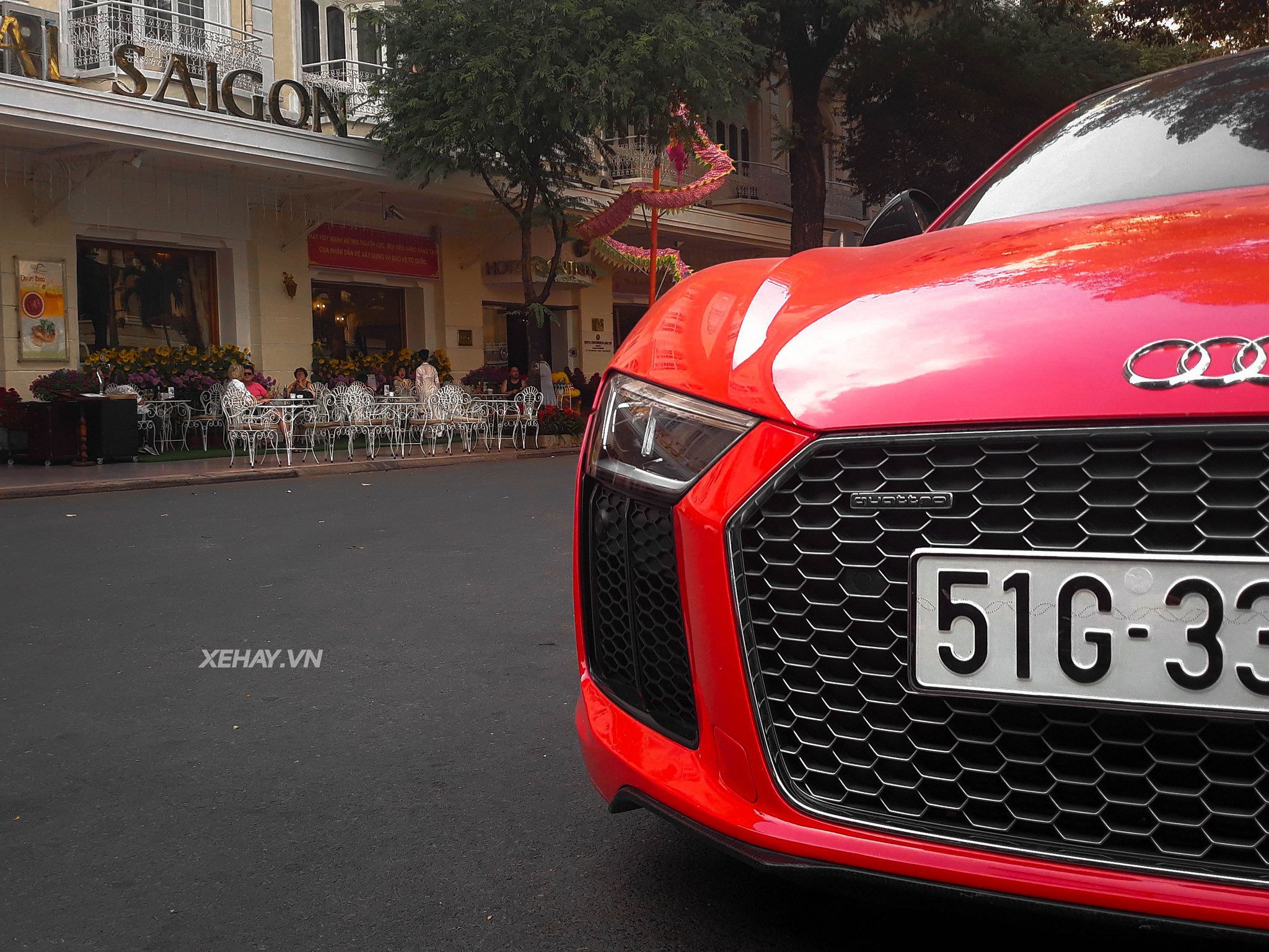 Bắt gặp Audi R8 V10 Plus của đại gia Sài Gòn trở lại màu đỏ nguyên bản đón Tết
