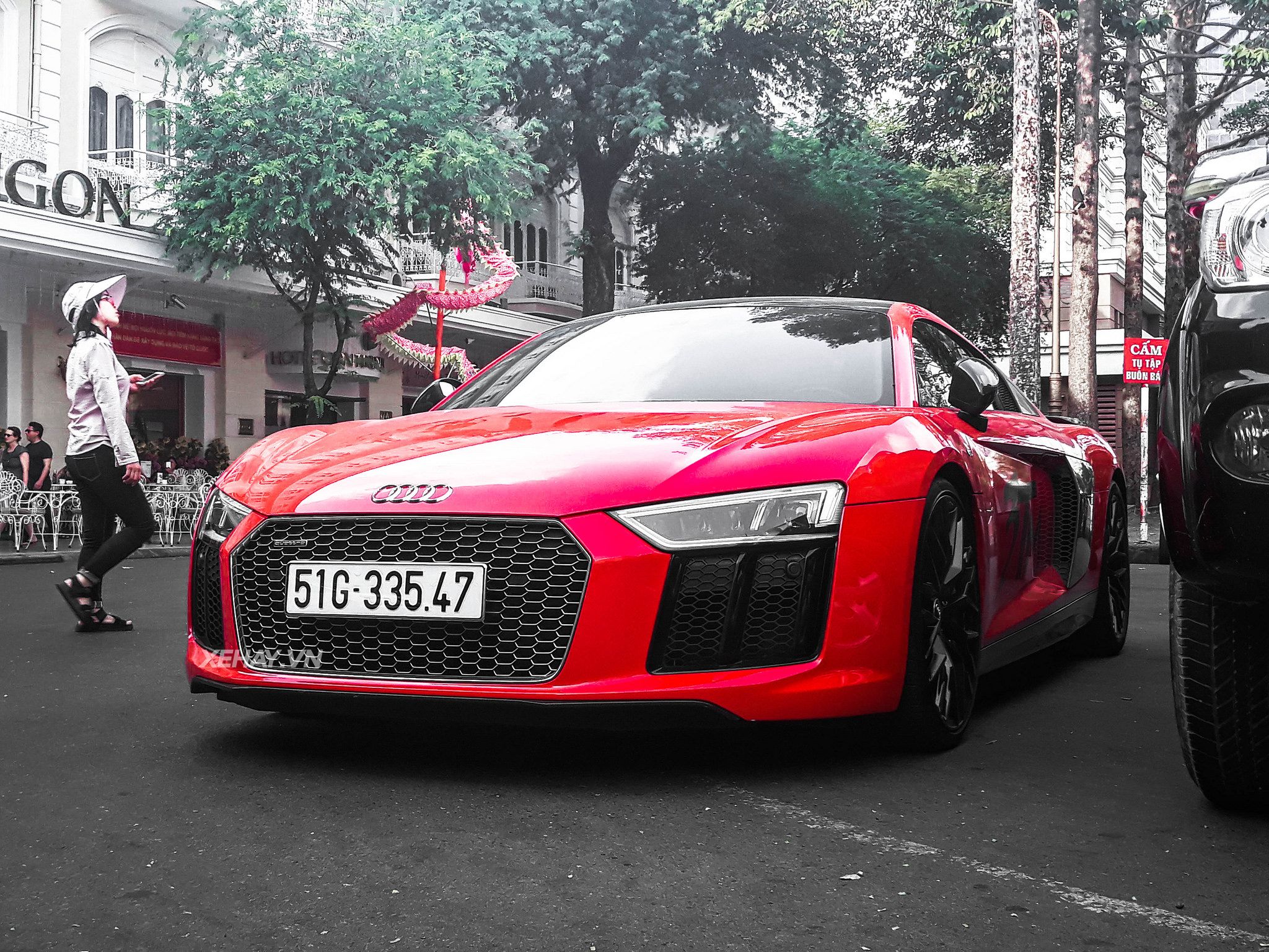Bắt gặp Audi R8 V10 Plus của đại gia Sài Gòn trở lại màu đỏ nguyên bản đón Tết