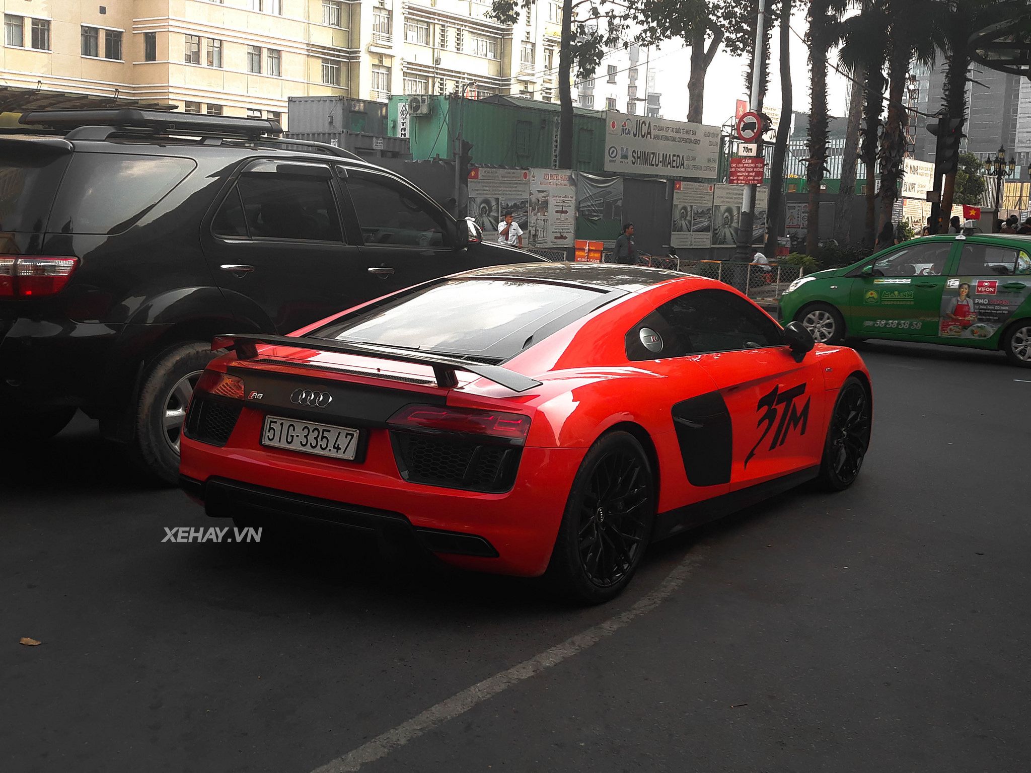 Bắt gặp Audi R8 V10 Plus của đại gia Sài Gòn trở lại màu đỏ nguyên bản đón Tết