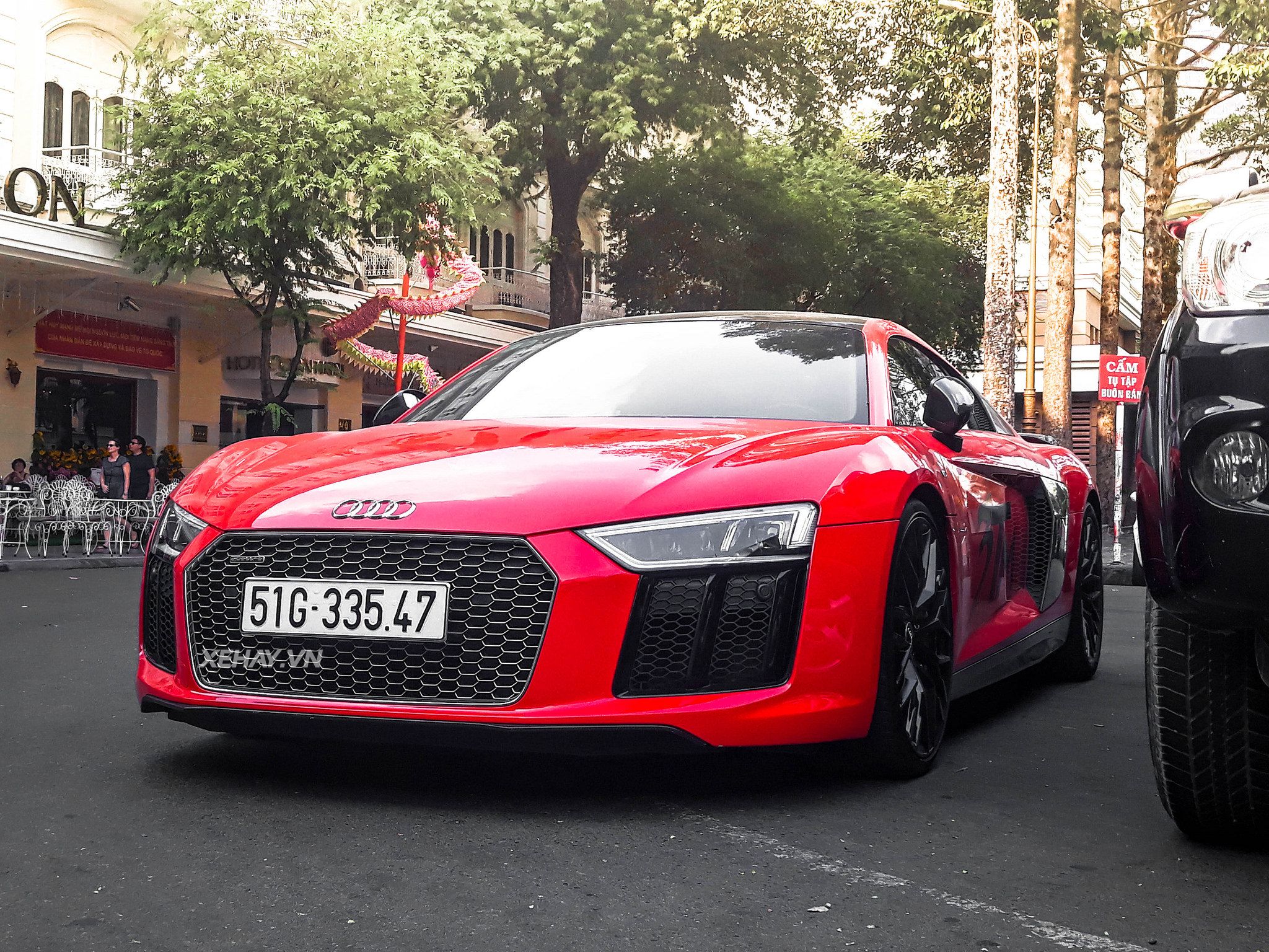 Bắt gặp Audi R8 V10 Plus của đại gia Sài Gòn trở lại màu đỏ nguyên bản đón Tết