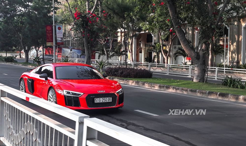 TP.HCM: Audi A8 V10 Plus và BMW M2 