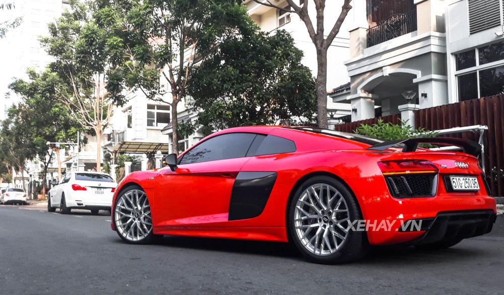 TP.HCM: Audi A8 V10 Plus và BMW M2 